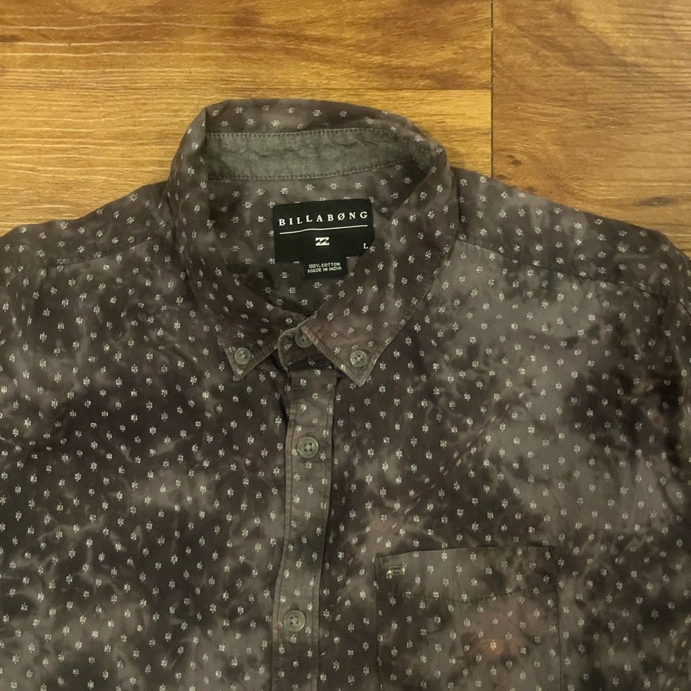 Billabong Men’s Charcoal Distressed Wash Micro-Print Button-Up Shirt